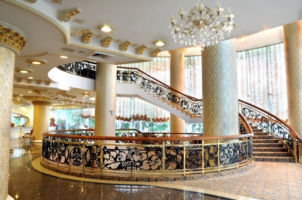 Hotel Restoration in Akron
